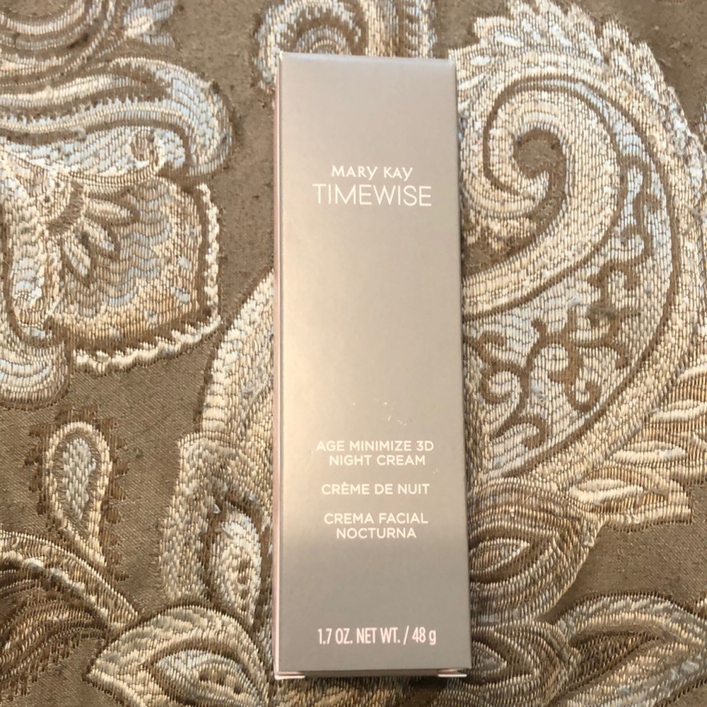 Mary Kay Age minimizing night cream